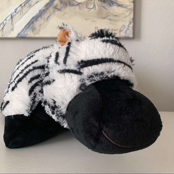 NWOT Zebra Pillow Pet - Picture 6 of 16